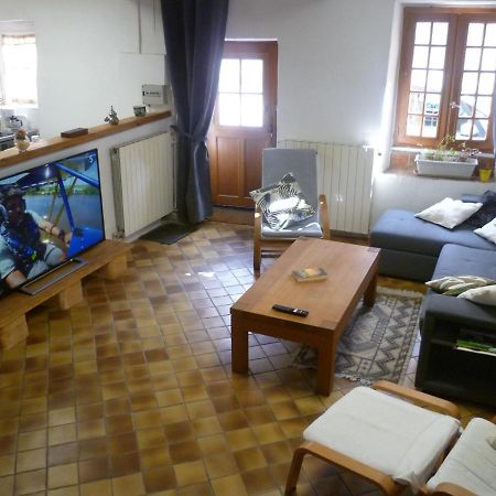Une maison dans le village Ribiers Extérieur photo