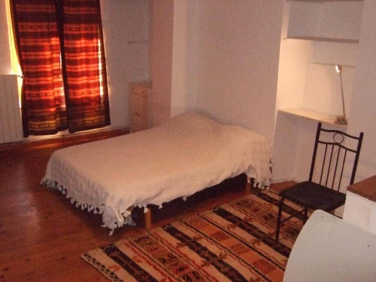 Une maison dans le village Ribiers Extérieur photo