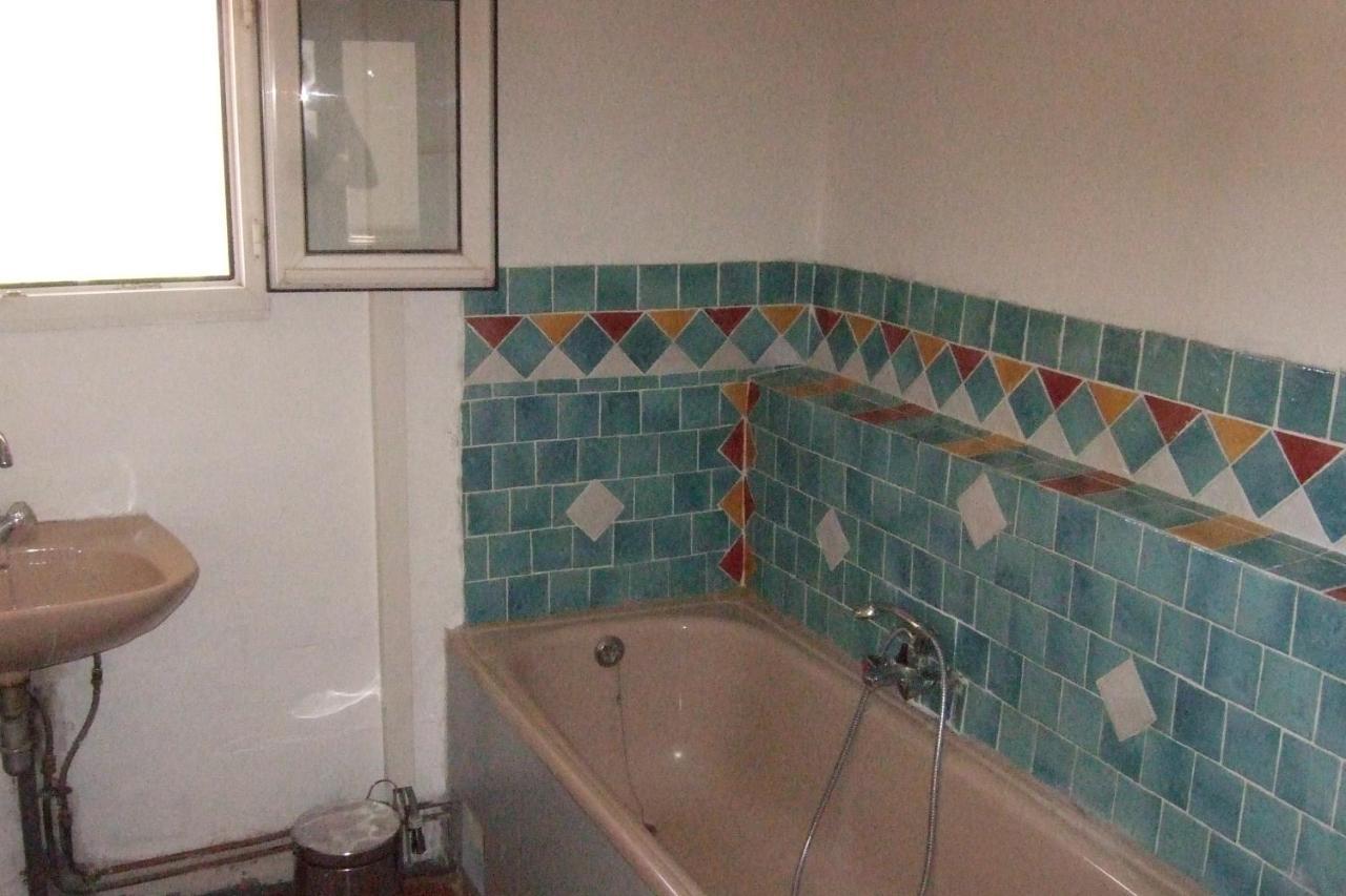 Une maison dans le village Ribiers Extérieur photo