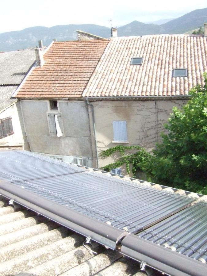 Une maison dans le village Ribiers Extérieur photo