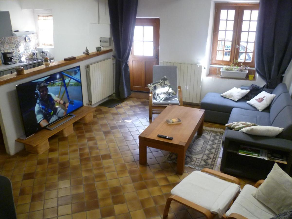 Une maison dans le village Ribiers Extérieur photo